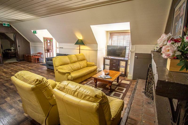 Gold Mine Guest House And Cafe Nundle Exterior photo